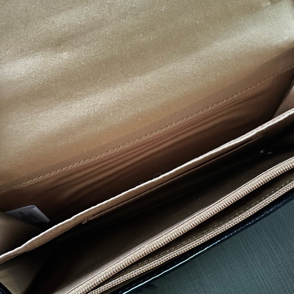 HOBO Black Leather Crossbody Wallet - Picture 5 of 5